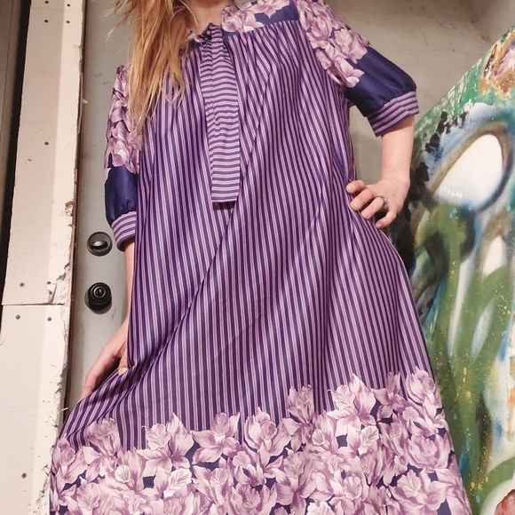 Kitschy 1960's striped floral housedress ~ mumuu ~ loungewear w/ b… - Picture 8 of 16